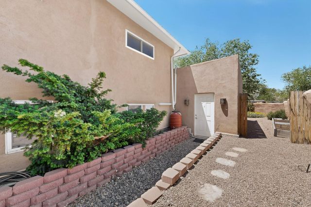 4809 14th Street NW, Albuquerque, NM 87107