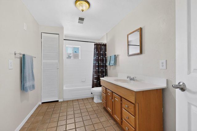 4809 14th Street NW, Albuquerque, NM 87107