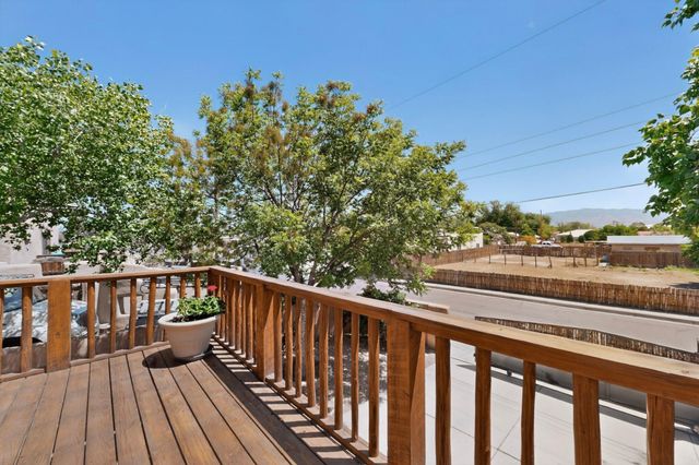 4809 14th Street NW, Albuquerque, NM 87107
