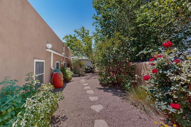 4809 14th Street NW, Albuquerque, NM 87107