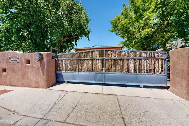 4809 14th Street NW, Albuquerque, NM 87107