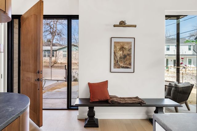 2401 E 18th ST, Austin, TX 78702