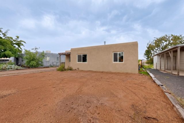 313 General Bradley Street NE, Albuquerque, NM 87123