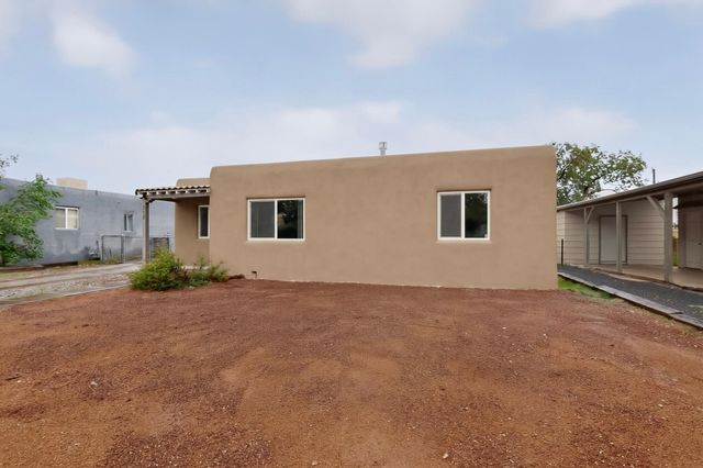 313 General Bradley Street NE, Albuquerque, NM 87123