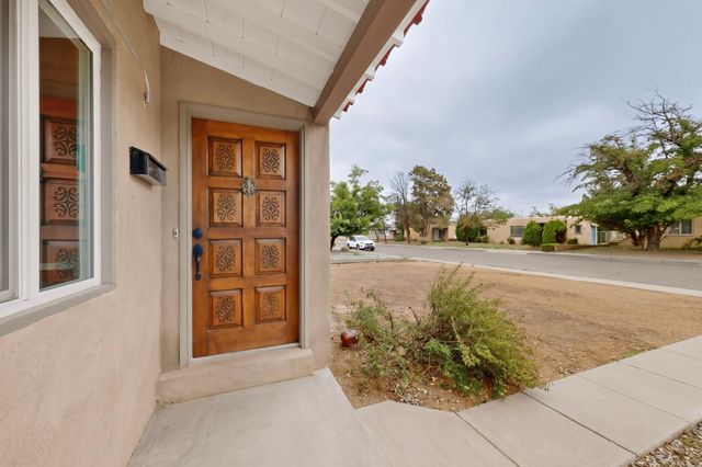 313 General Bradley Street NE, Albuquerque, NM 87123