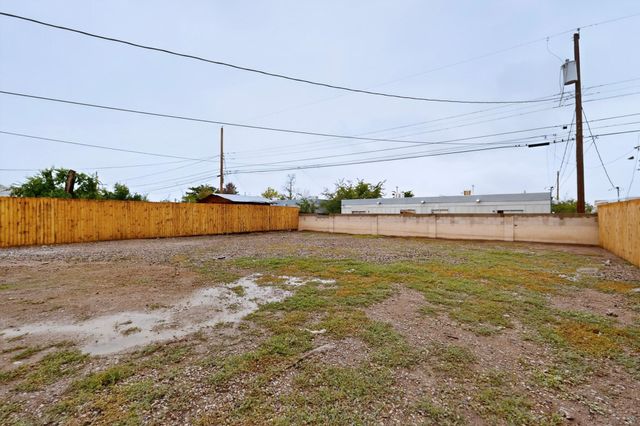 313 General Bradley Street NE, Albuquerque, NM 87123