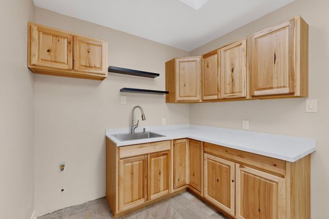 313 General Bradley Street NE, Albuquerque, NM 87123