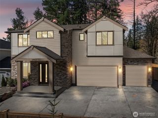 24922 SE 17th Street #1, Sammamish, WA 98075
