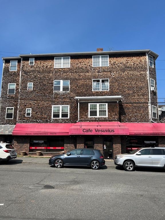 21 Bessom 6, Marblehead, MA 01945