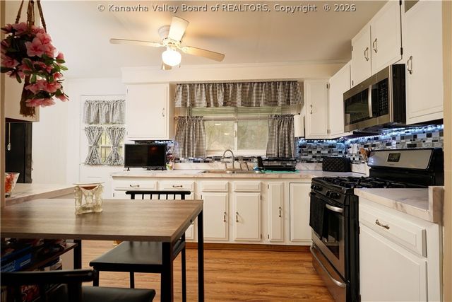 140 Roberts Road, Dunbar, WV 25064