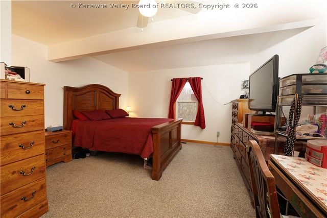 140 Roberts Road, Dunbar, WV 25064