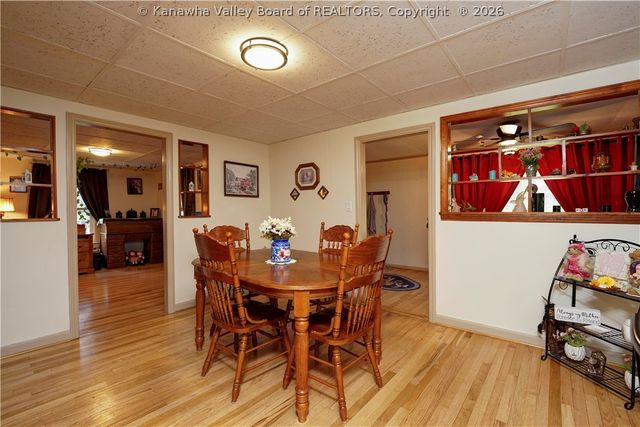 140 Roberts Road, Dunbar, WV 25064