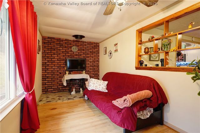 140 Roberts Road, Dunbar, WV 25064