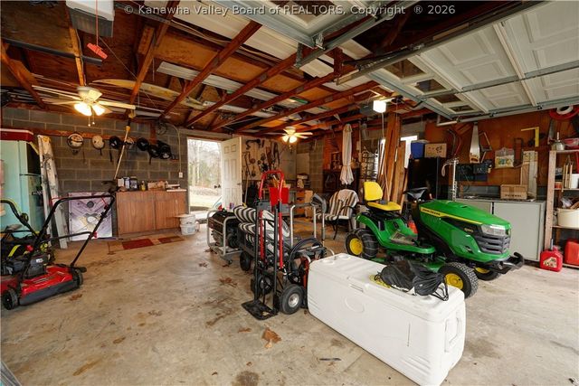 140 Roberts Road, Dunbar, WV 25064