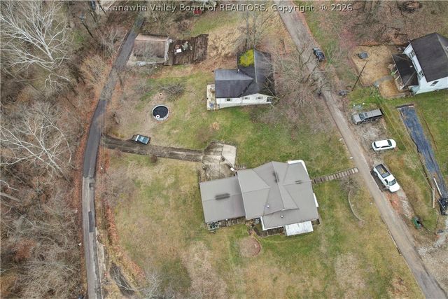 140 Roberts Road, Dunbar, WV 25064