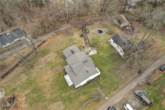 140 Roberts Road, Dunbar, WV 25064