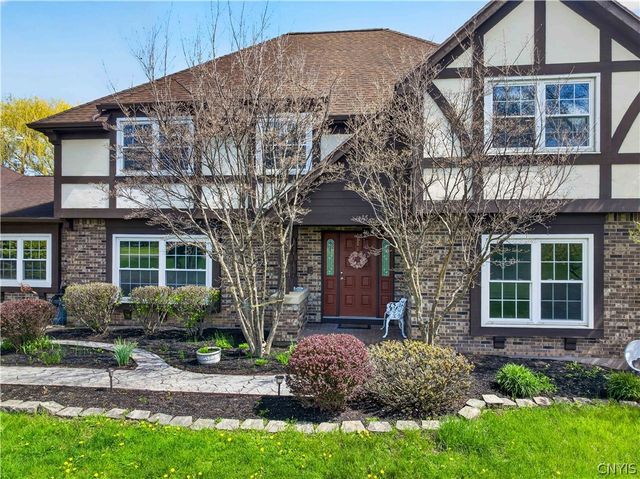 5 Poinciana Drive, Pittsford, NY 14534