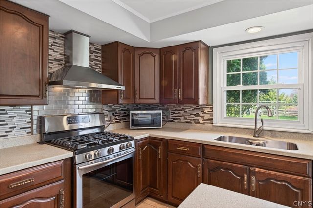 5 Poinciana Drive, Pittsford, NY 14534