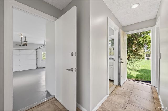 5 Poinciana Drive, Pittsford, NY 14534
