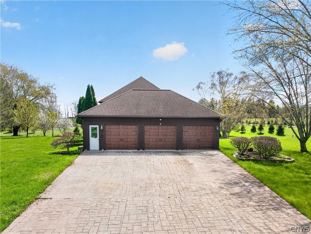5 Poinciana Drive, Pittsford, NY 14534