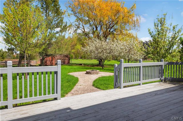 5 Poinciana Drive, Pittsford, NY 14534