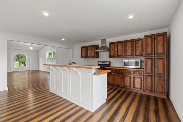 9143 Brunswick Avenue N, Brooklyn Park, MN 55443
