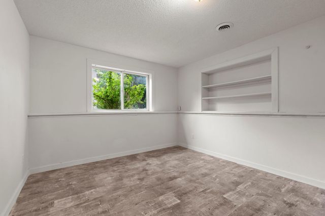9143 Brunswick Avenue N, Brooklyn Park, MN 55443
