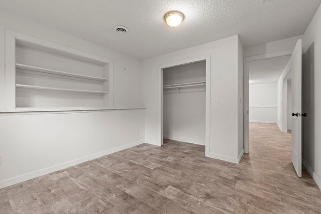 9143 Brunswick Avenue N, Brooklyn Park, MN 55443
