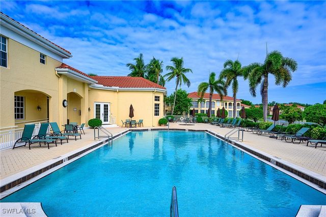 900 L Ambiance CIR 9-106, Naples, FL 34108