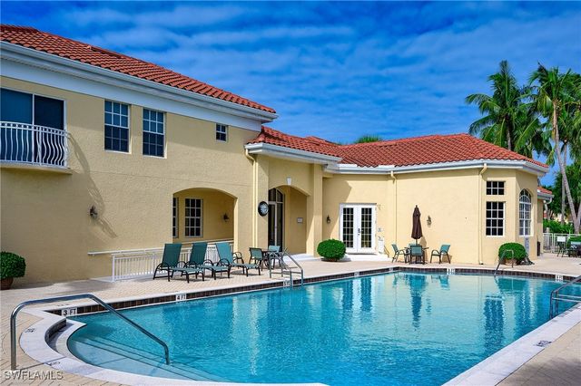 900 L Ambiance CIR 9-106, Naples, FL 34108