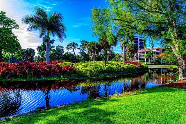 900 L Ambiance CIR 9-106, Naples, FL 34108