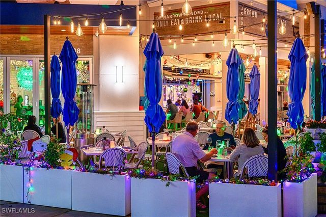 900 L Ambiance CIR 9-106, Naples, FL 34108