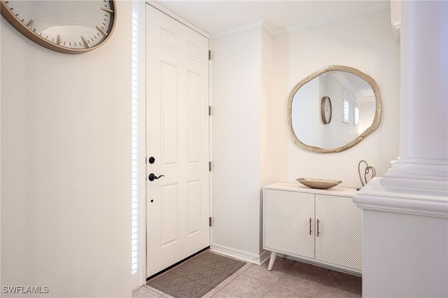 900 L Ambiance CIR 9-106, Naples, FL 34108