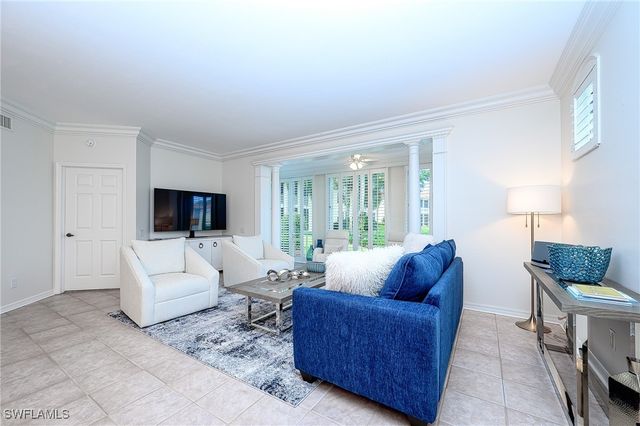 900 L Ambiance CIR 9-106, Naples, FL 34108