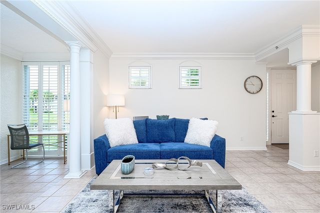 900 L Ambiance CIR 9-106, Naples, FL 34108