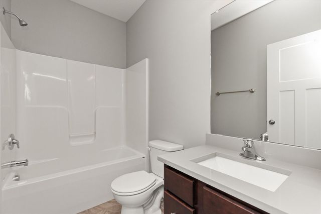 825 NE Jaguar Lane, Waukee, IA 50263