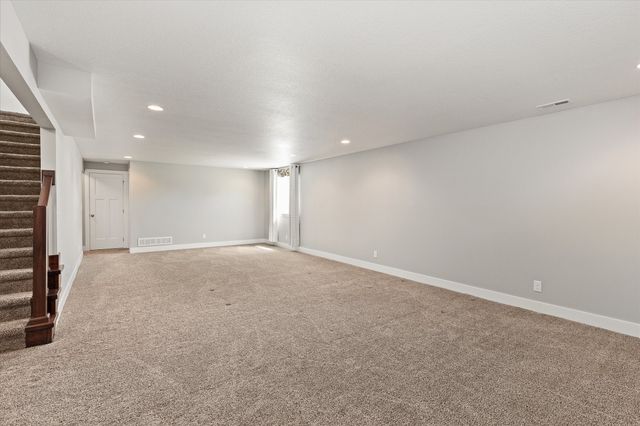 825 NE Jaguar Lane, Waukee, IA 50263