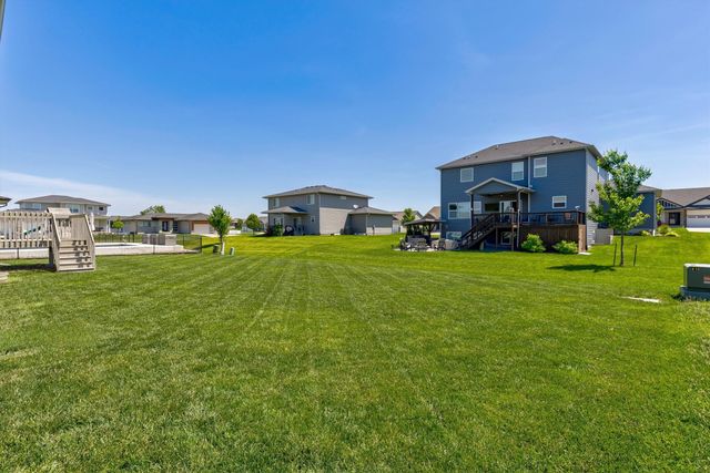 825 NE Jaguar Lane, Waukee, IA 50263