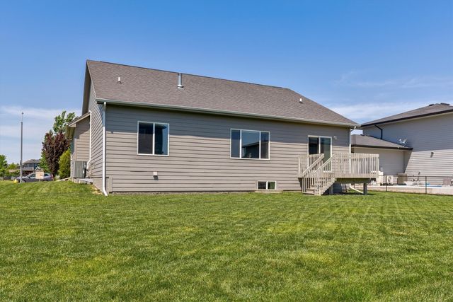 825 NE Jaguar Lane, Waukee, IA 50263