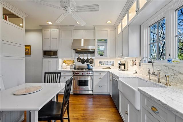 550 Sheridan Road, Highland Park, IL 60035