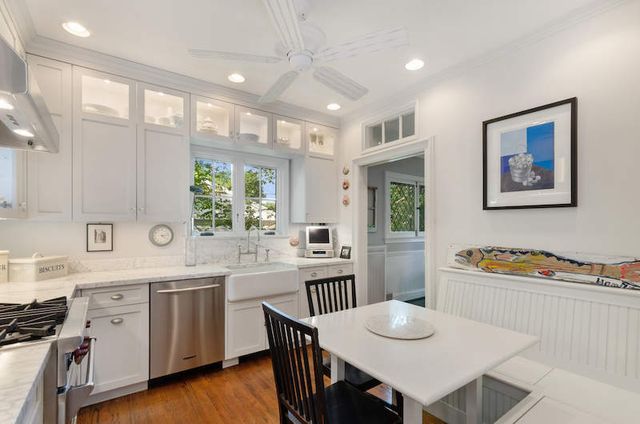 550 Sheridan Road, Highland Park, IL 60035