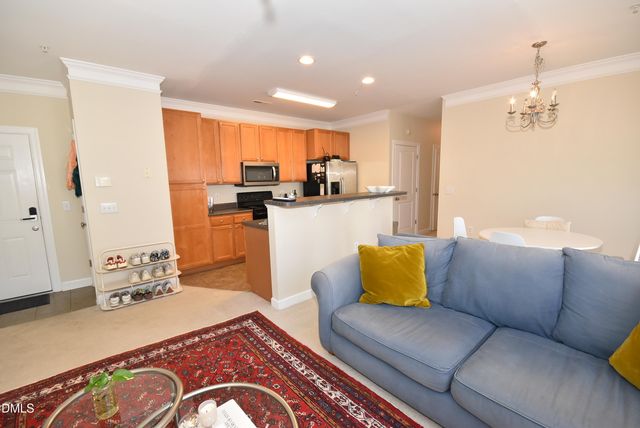 104 Sunset Circle 204, Greensboro, NC 27408