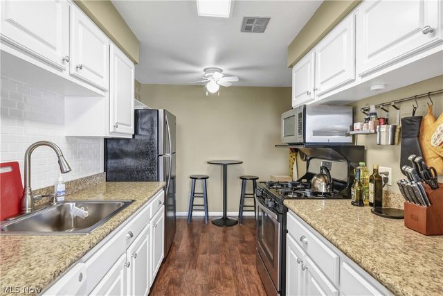 12900 Lake Avenue 427, Lakewood, OH 44107