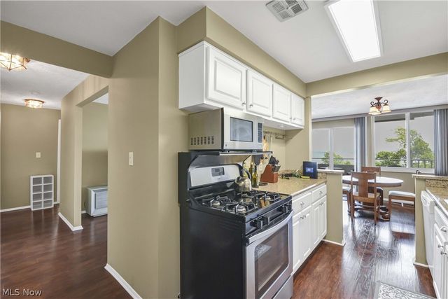 12900 Lake Avenue 427, Lakewood, OH 44107