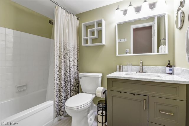 12900 Lake Avenue 427, Lakewood, OH 44107
