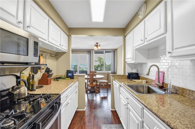 12900 Lake Avenue 427, Lakewood, OH 44107