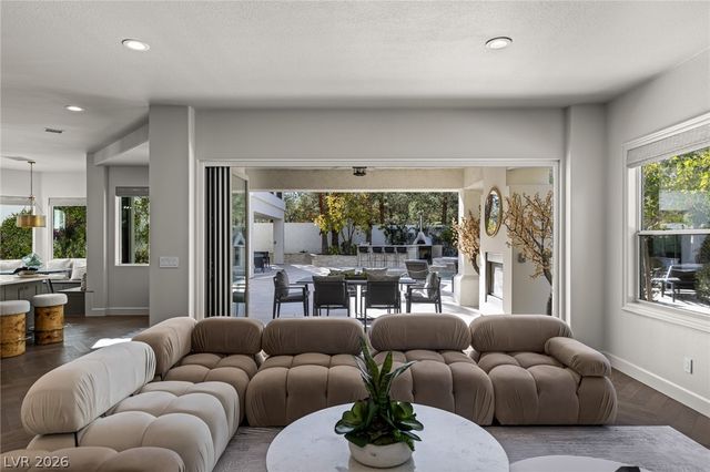 9049 Waterfield Court, Las Vegas, NV 89134