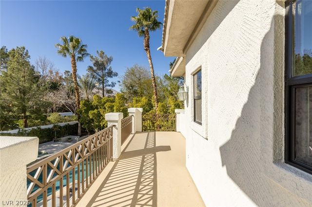 9049 Waterfield Court, Las Vegas, NV 89134