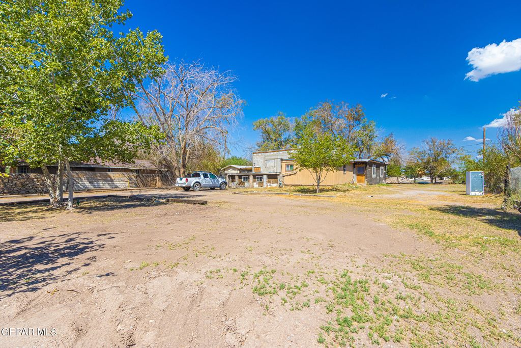 11761 Pretty Acres Lane, Socorro, TX 79927