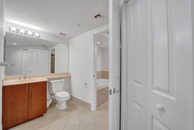 401 SW 4th Avenue 203, Fort Lauderdale, FL 33315